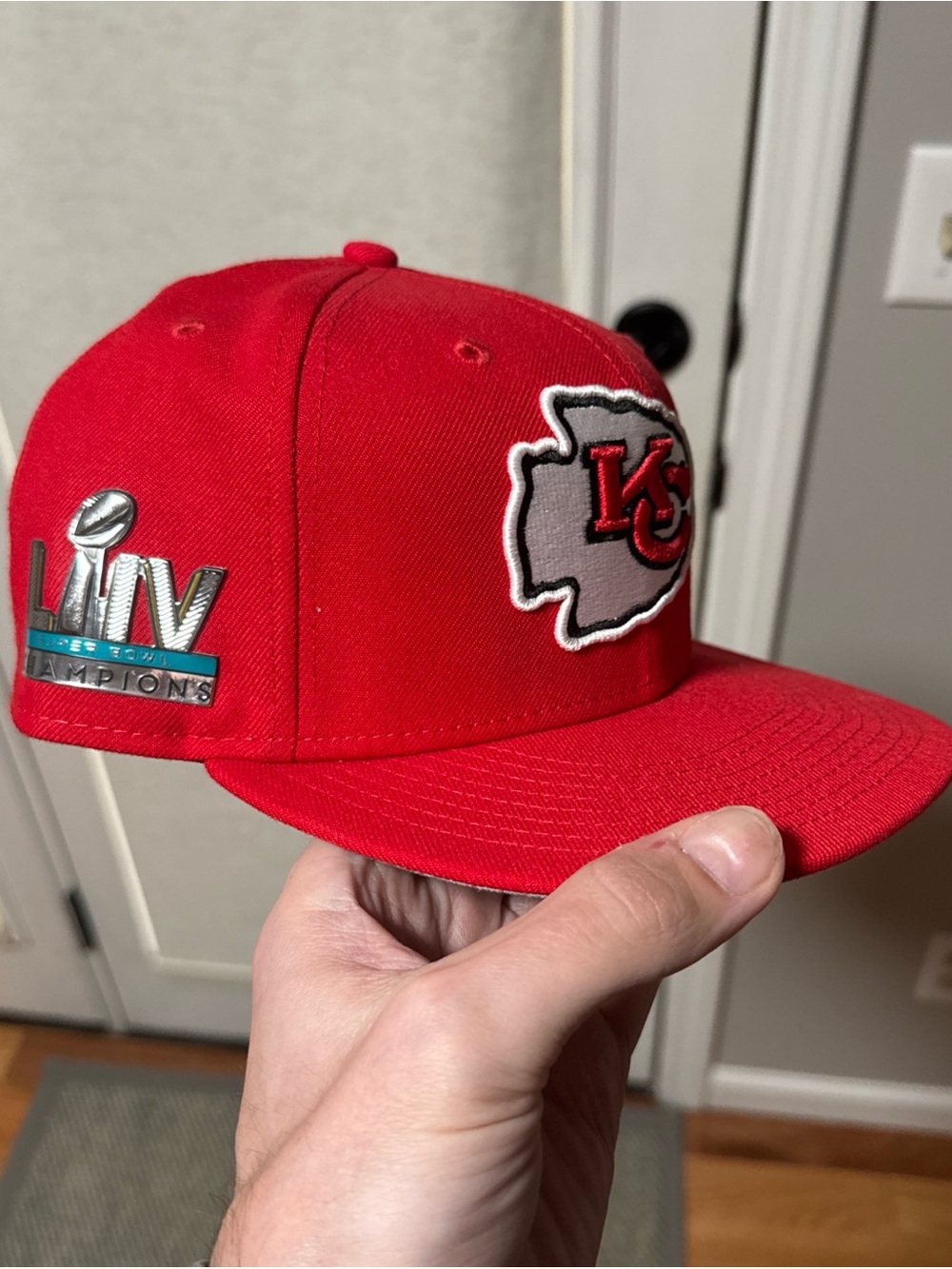 Kansas City Chiefs Fitted Hat Size 7 3/8 Super Bowl LIV Champions Chrome Patch